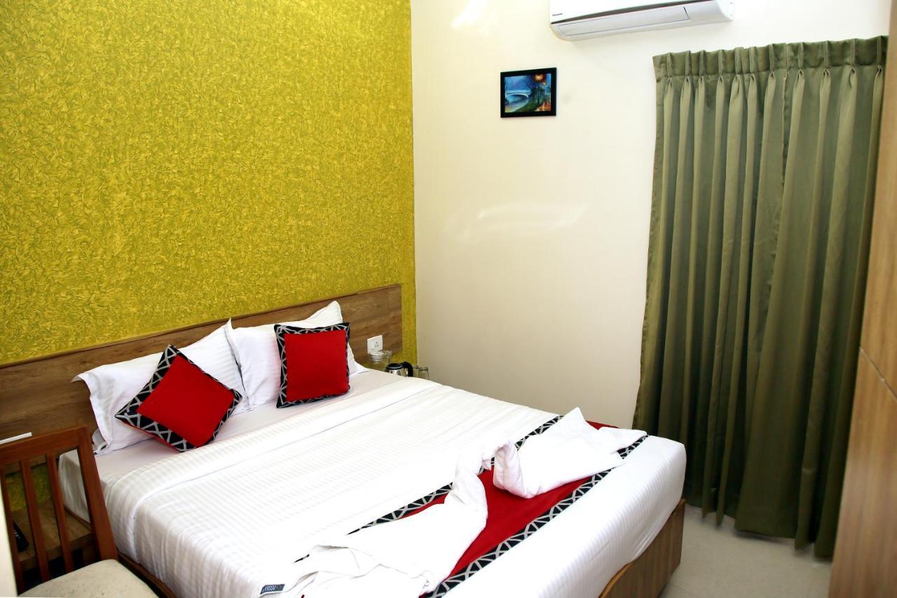 Apollo Court Hotel Madras Buitenkant foto