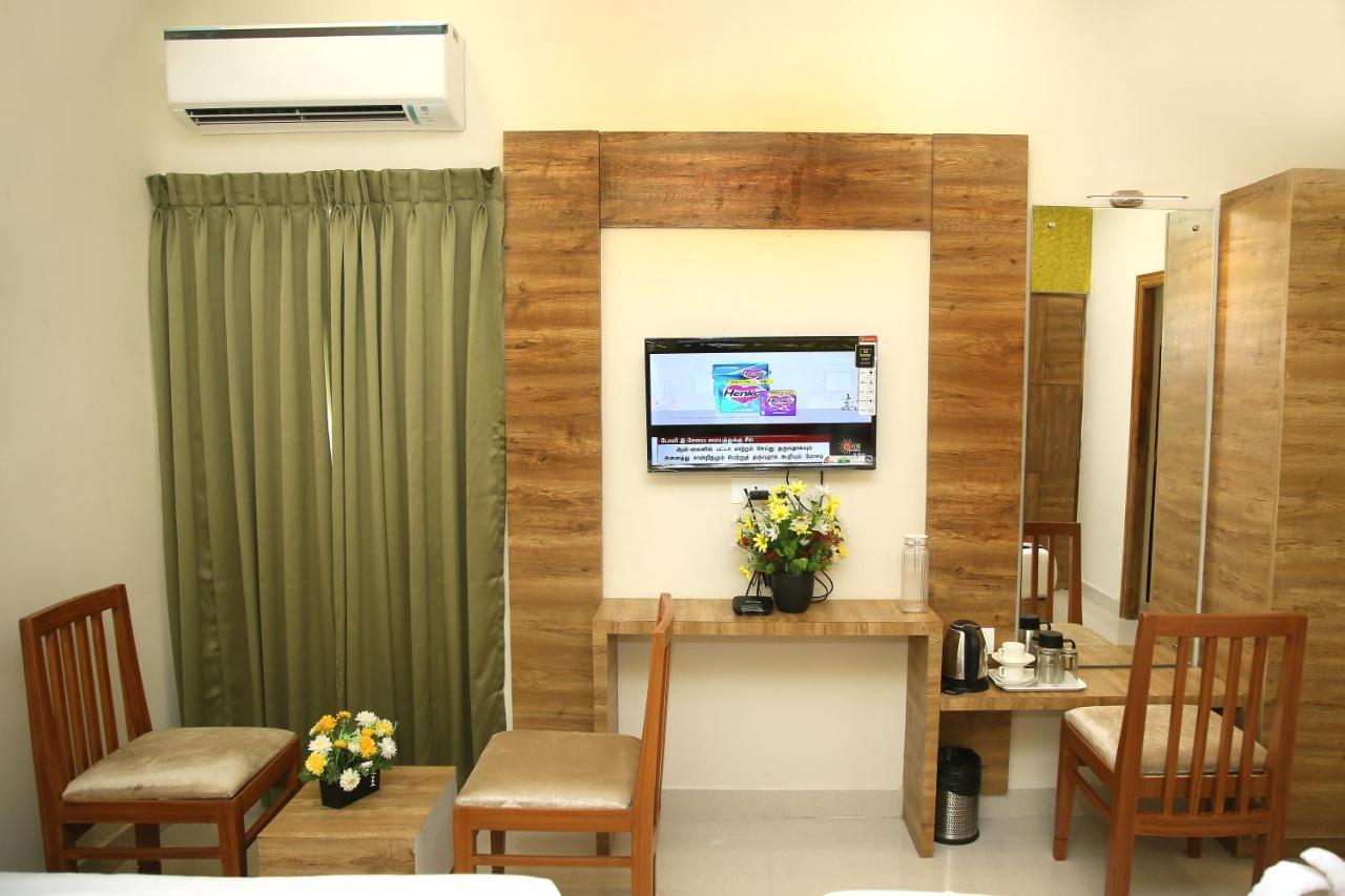 Apollo Court Hotel Madras Buitenkant foto