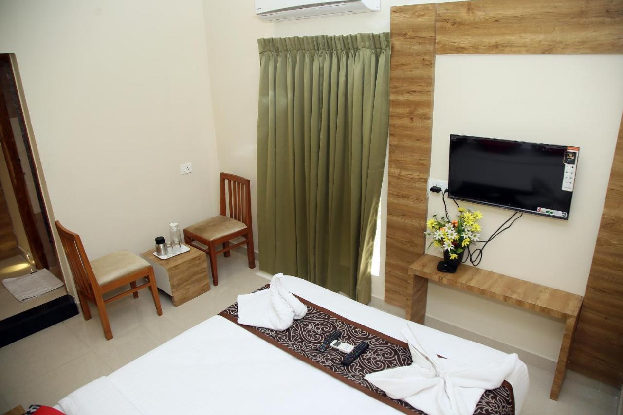 Apollo Court Hotel Madras Buitenkant foto