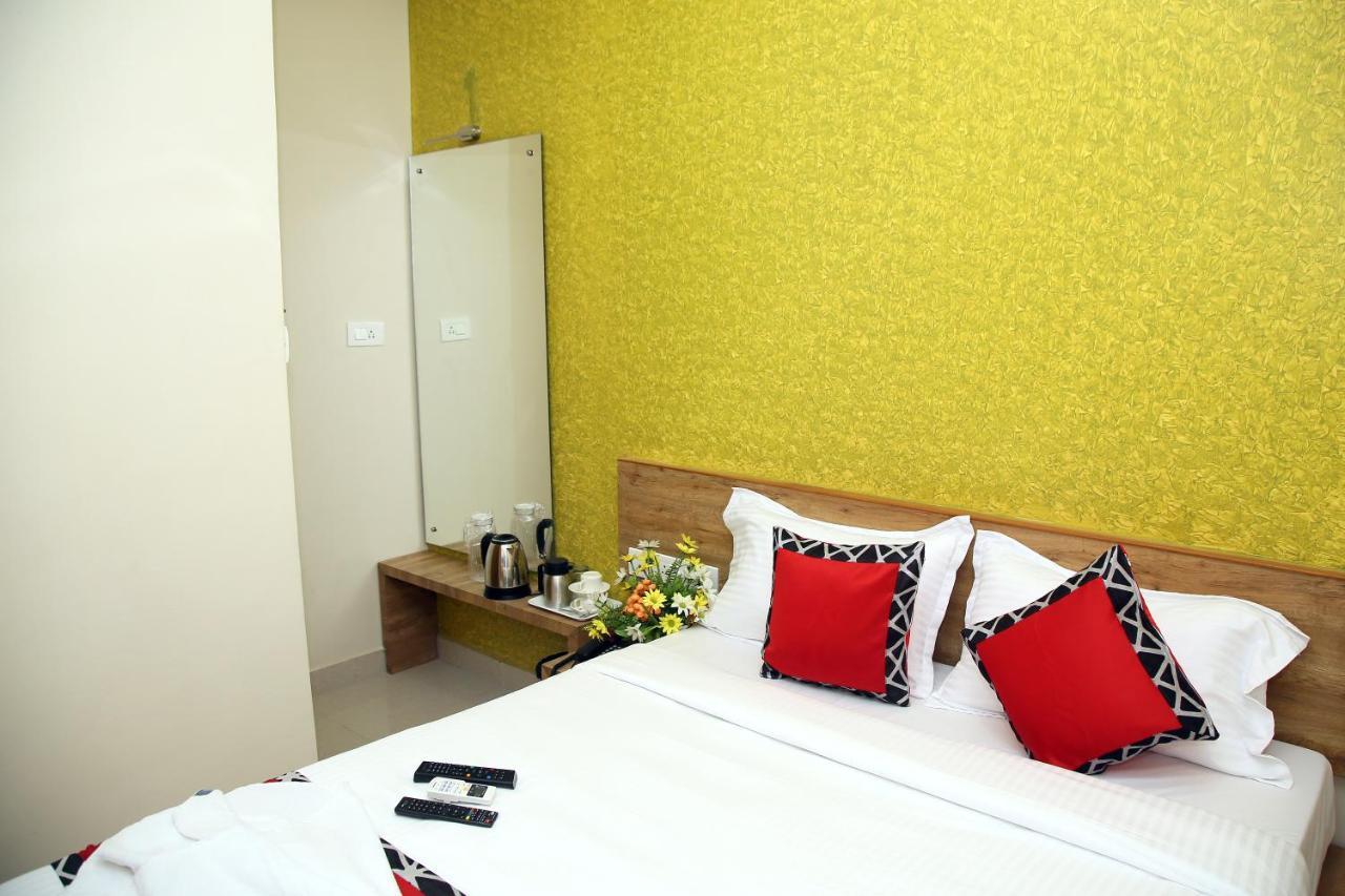Apollo Court Hotel Madras Buitenkant foto